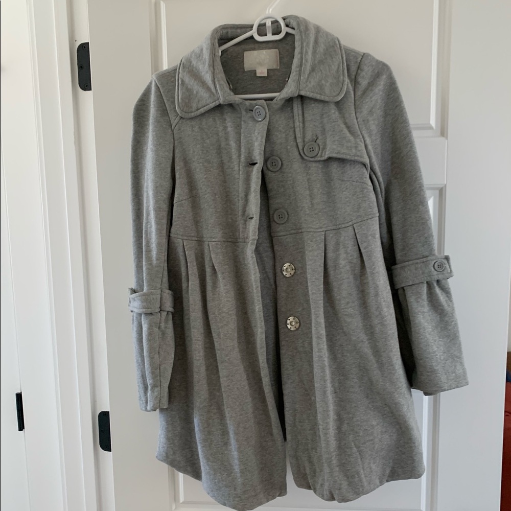 Super cute but also comfy Grey coat